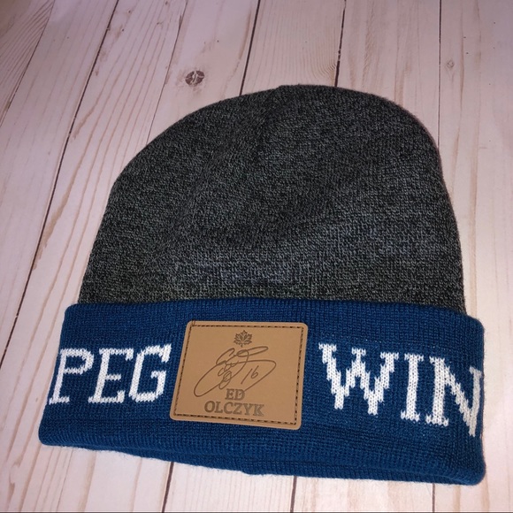 The Alumni Winter Hats by Molson Canadian set of 4 - Picture 5 of 5